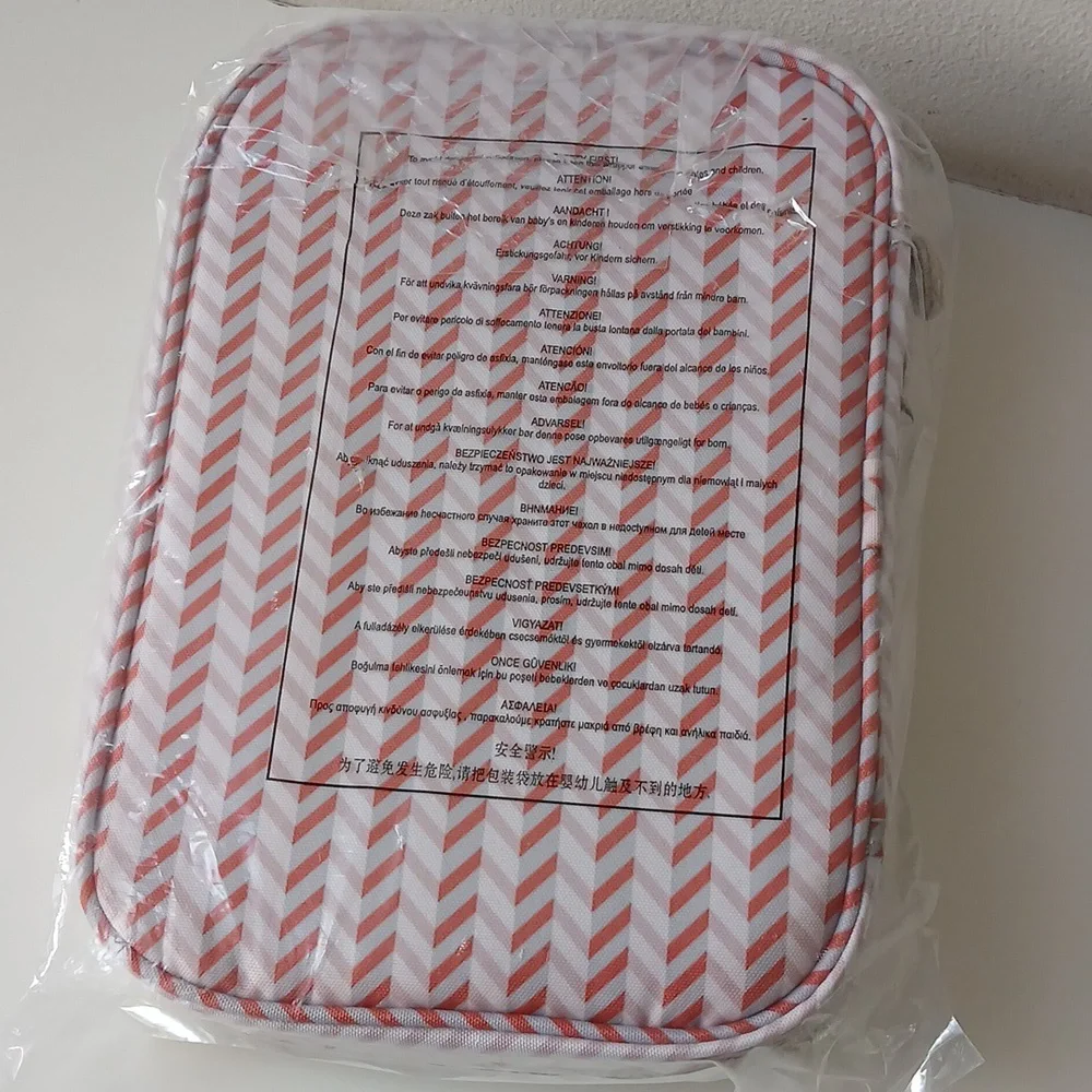 Kipling 100 Pens Storage Case Zig Zag Print NWT